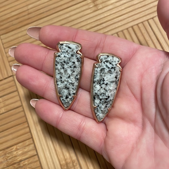 Kendra Scott Jewelry - Kendra Scott Earrings in Rose Gold